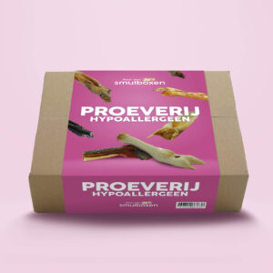 Snackbox voor een gevoelige hond vol met hypoallergene snacks.